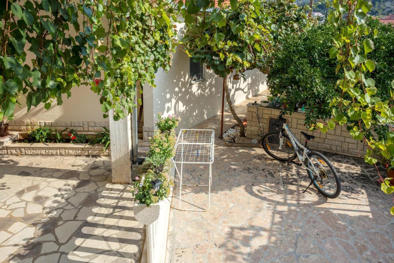 Apartments And Rooms With Parking Space Marina, Trogir - 5953 Exterior foto