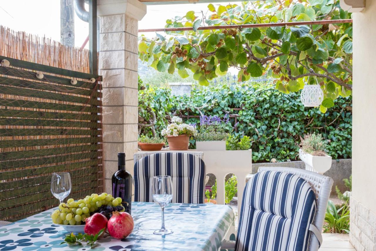 Apartments And Rooms With Parking Space Marina, Trogir - 5953 Exterior foto