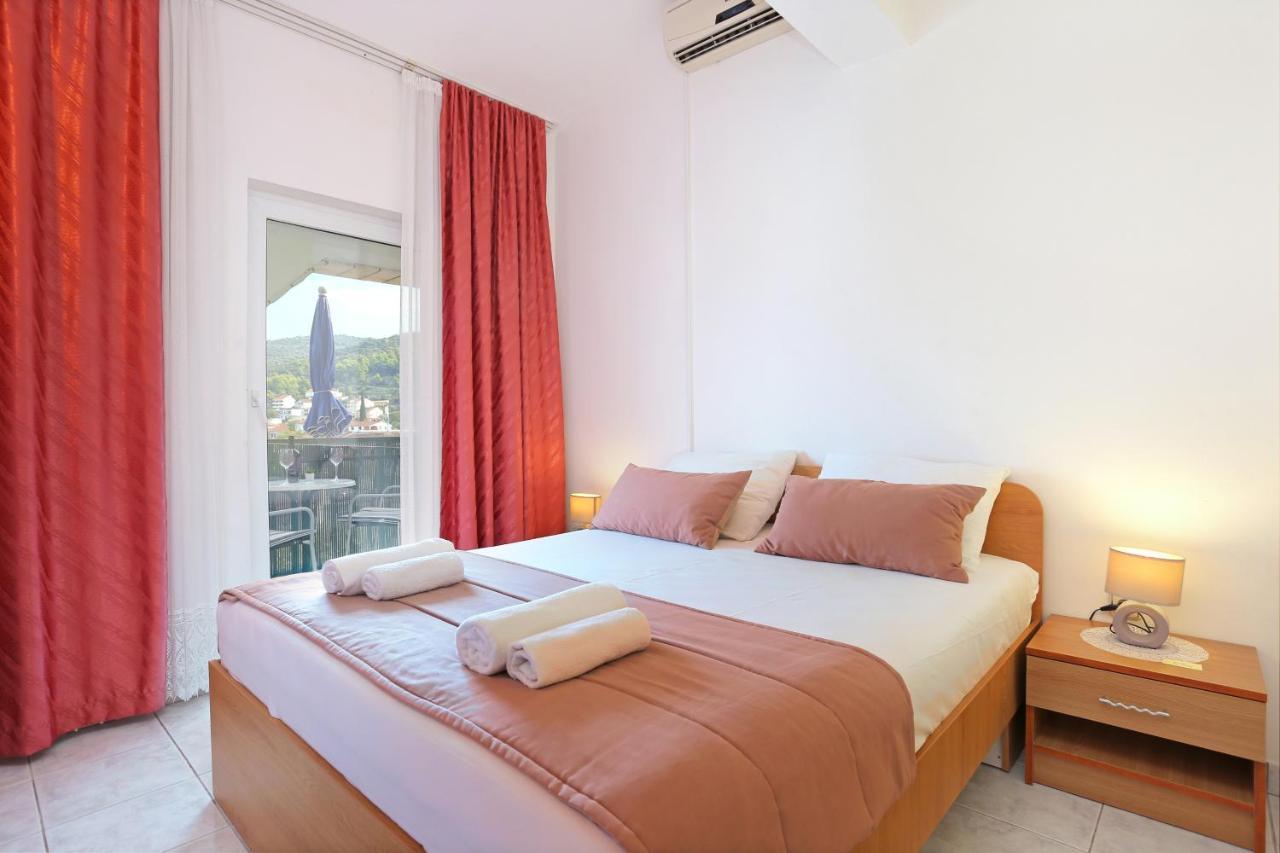 Apartments And Rooms With Parking Space Marina, Trogir - 5953 Exterior foto
