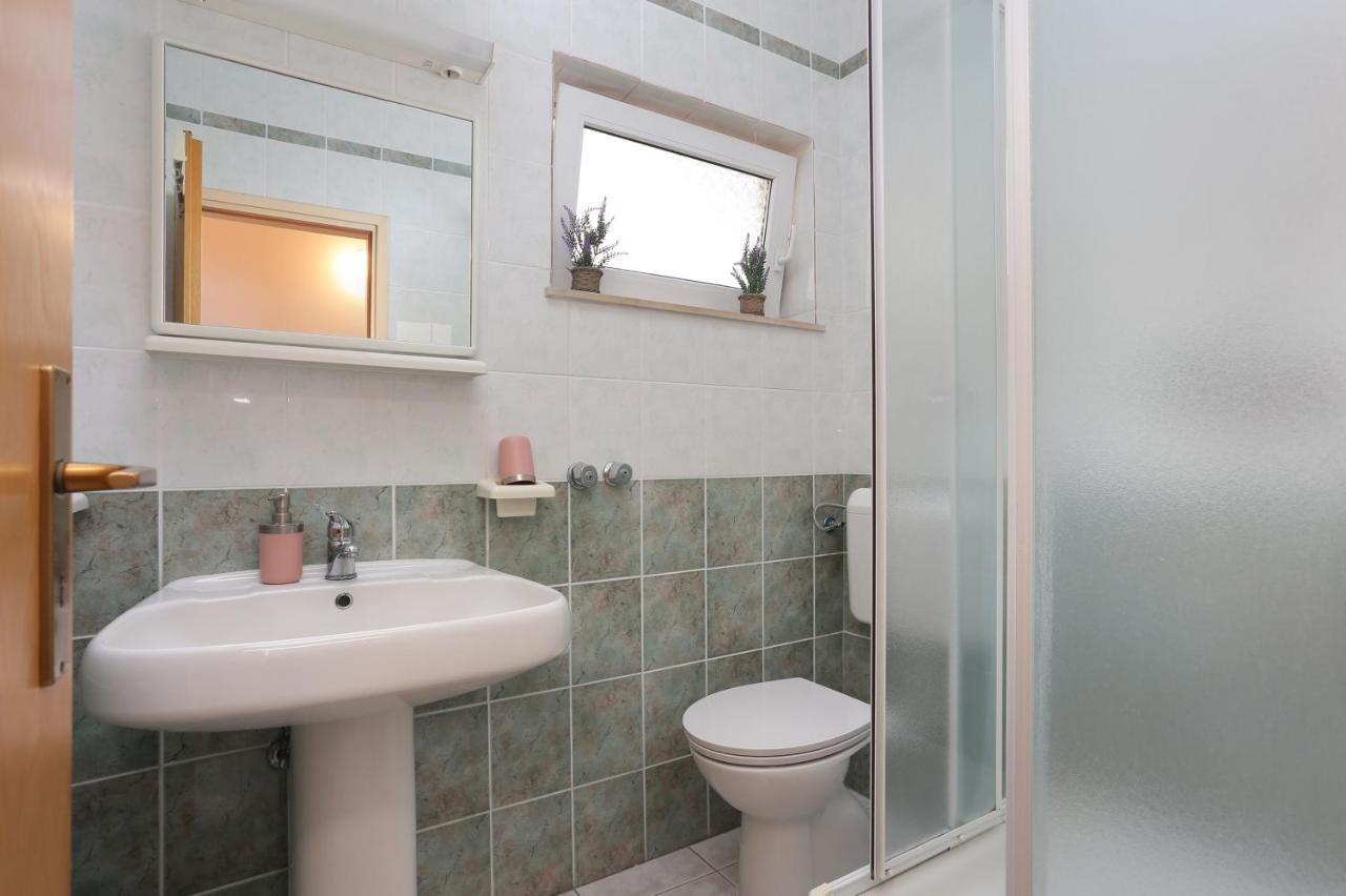 Apartments And Rooms With Parking Space Marina, Trogir - 5953 Exterior foto