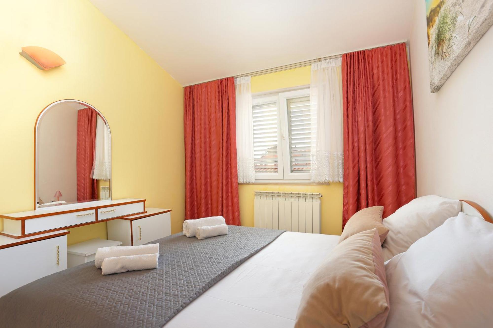 Apartments And Rooms With Parking Space Marina, Trogir - 5953 Quarto foto